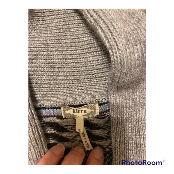 Kirra Wool Blend cardigan, oversized, geometric pattern with toggle buttons. - Picture 5 of 9